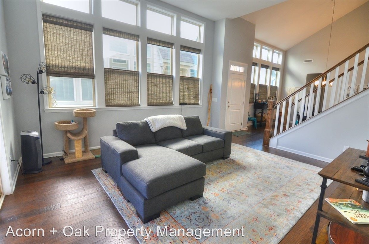 Foto principal - 174 Ellsworth Manor Dr