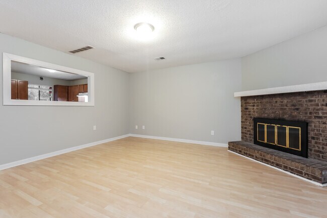 Building Photo - 661 Overlook Ct