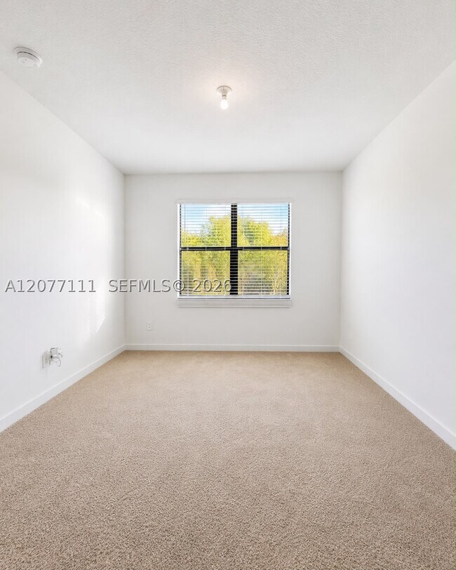 Foto del edificio - 8740 SW Kanner Hwy