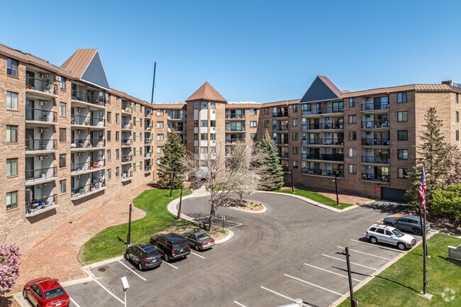 Building Photo - Kenzington Condominiums
