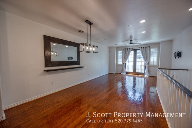 Building Photo - 2445 E Montecito Ave