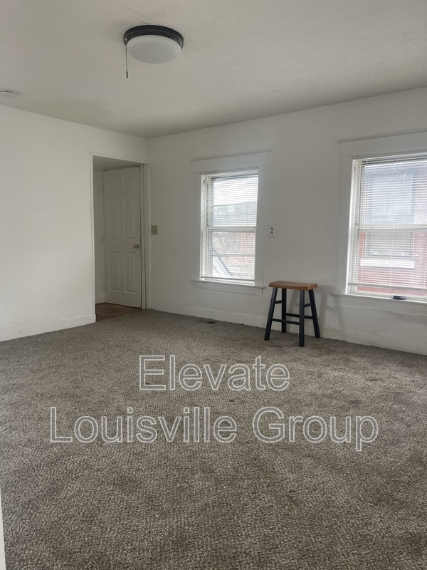 Building Photo - 1123 S Brook St
