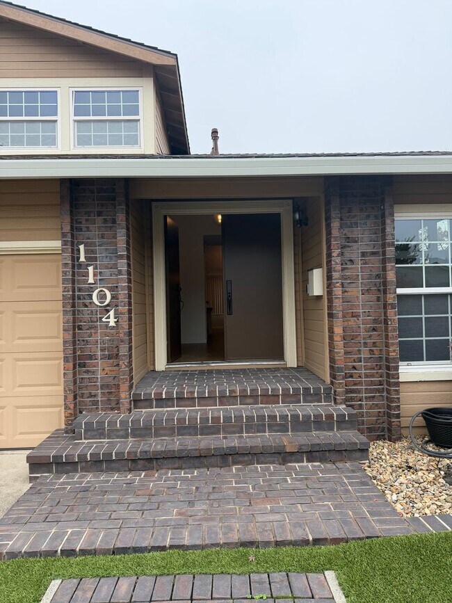 Foto del edificio - 4 Bedroom | 3 Bathroom | Home in Roseville