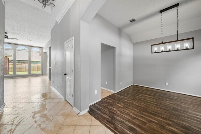 Foto del edificio - 24910 Crystal Stone Ln