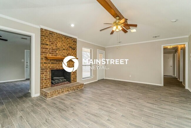 Foto del edificio - 3 Bedroom Pet-Friendly Home in CARROLLTON, TX with Main Street Renewal