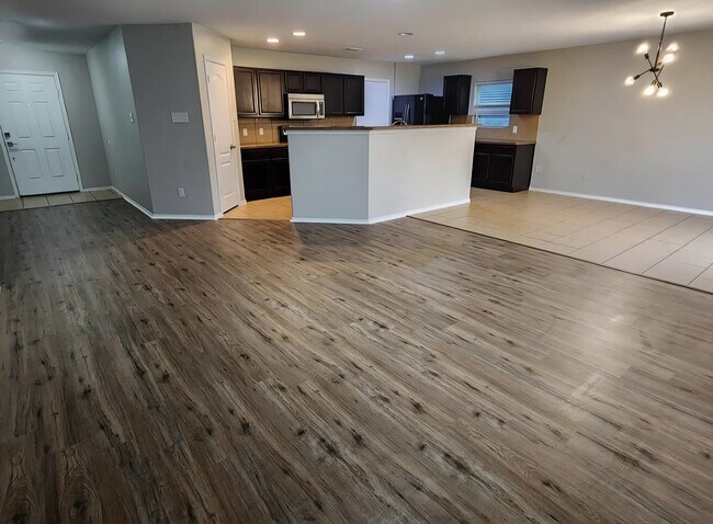 Foto del edificio - 5420 Shady Springs Trail