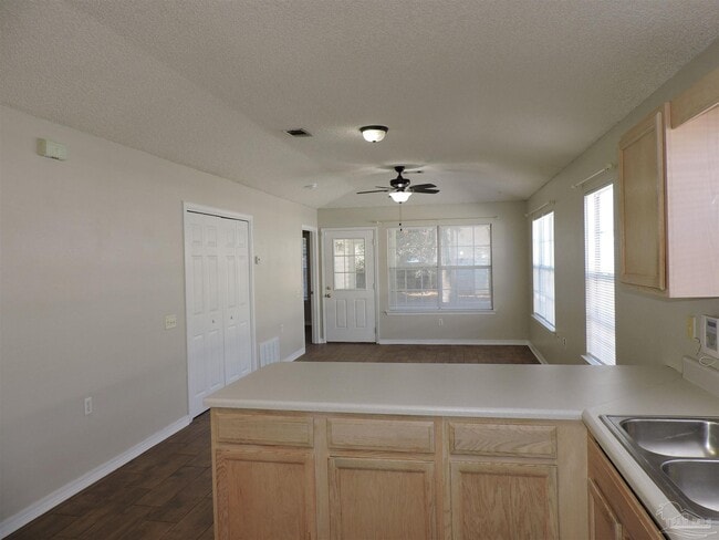 Building Photo - 4058 Glenway Dr