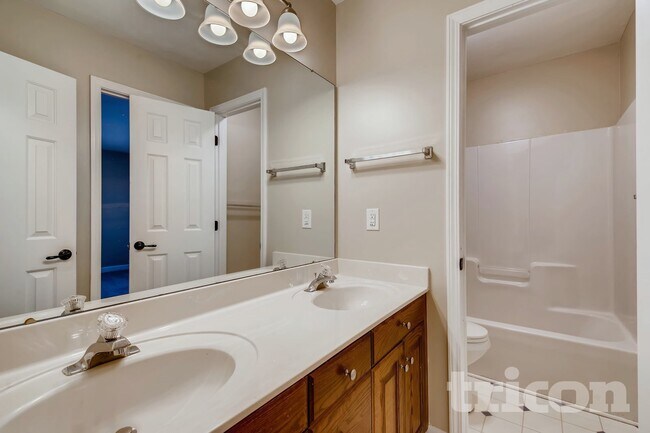 Foto del edificio - 4415 Gladwood Ln