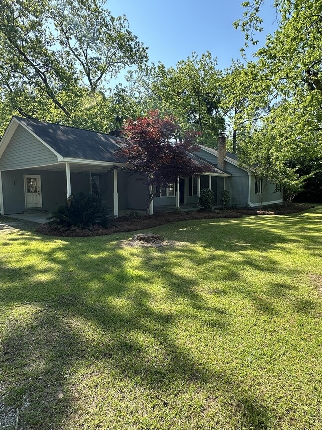 Building Photo - 2409 Thornhill Rd