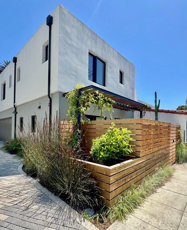 Foto del edificio - 732 Bond Ave