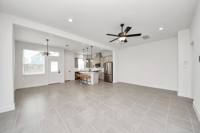 Building Photo - 1522 Crystal Stream Dr