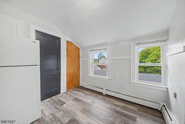 Building Photo - 151 Watchung Ave