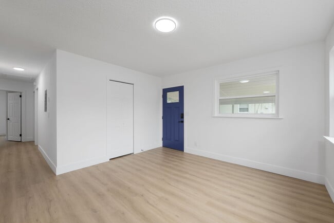 Foto del edificio - 8514 Oak Leaf Rd