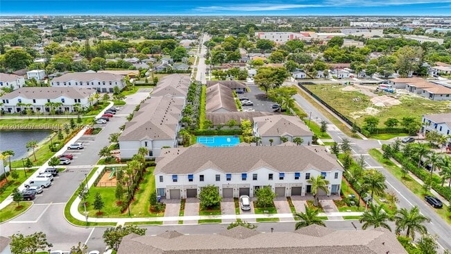 Foto del edificio - 939 NW 3rd Terrace