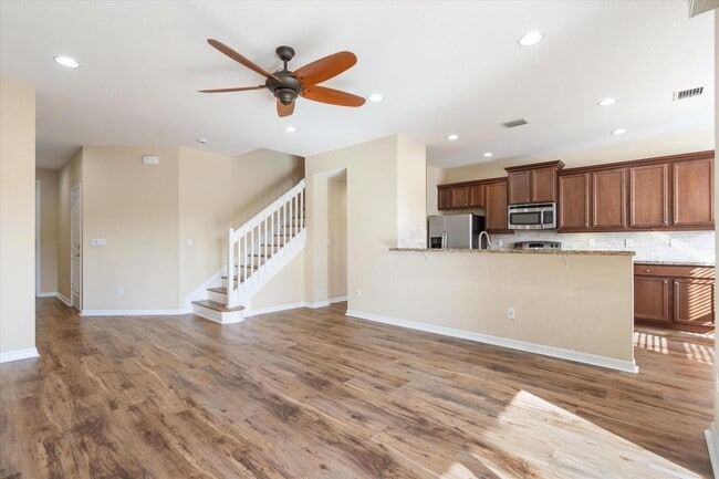 Photo - 119 Gramercy Square Dr House