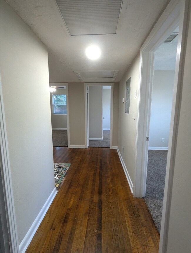 Building Photo - 5112 Quan Dr