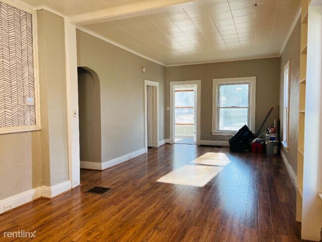 Building Photo - 3 br, 1 bath House - 215 Cobb St