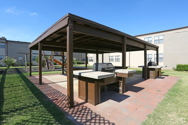 Outdoor Grills - Britton Crossing