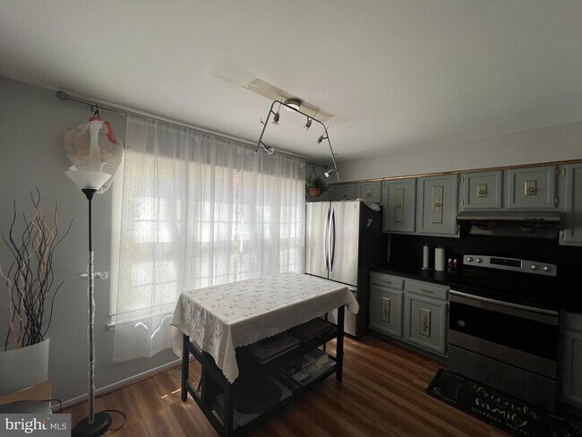 Foto del edificio - 15939 Yukon Ln