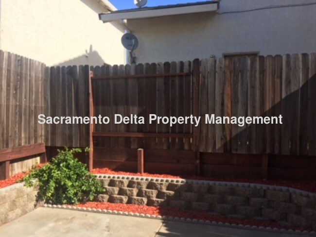 Building Photo - Beautiful 3 bedroom 2 bath home!!!