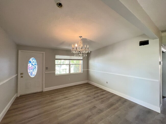 Photo - 6511 Seminole Dr Apartment