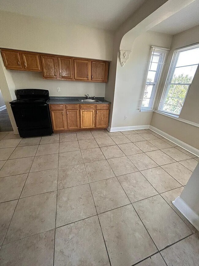 Building Photo - 3225 Turner St