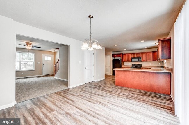 Building Photo - 180 Breezewood Dr