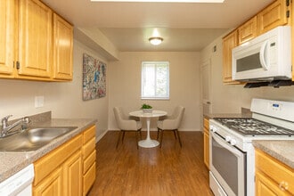 Interior Photo - The Worthington