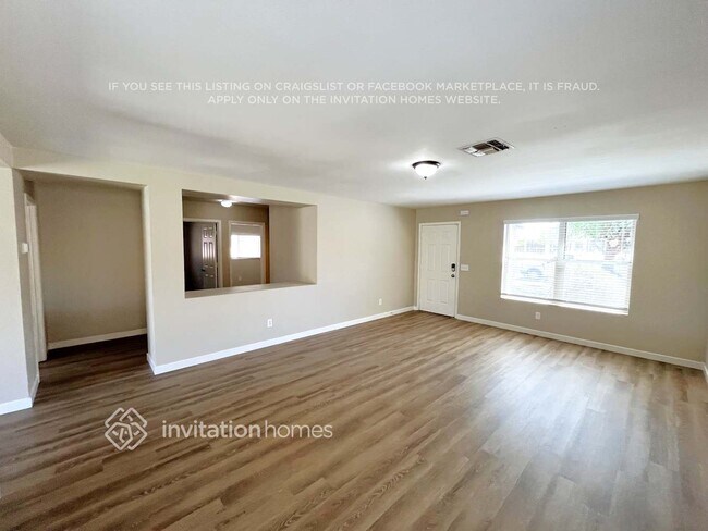 Foto del edificio - 12648 N Main St