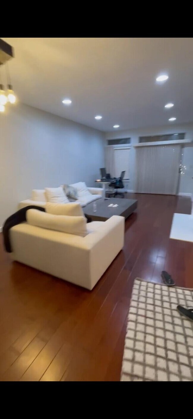 Foto del edificio - 522 Porpoise Bay Ter