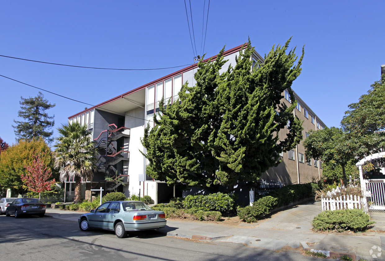 Building Photo - 1921 Francisco St