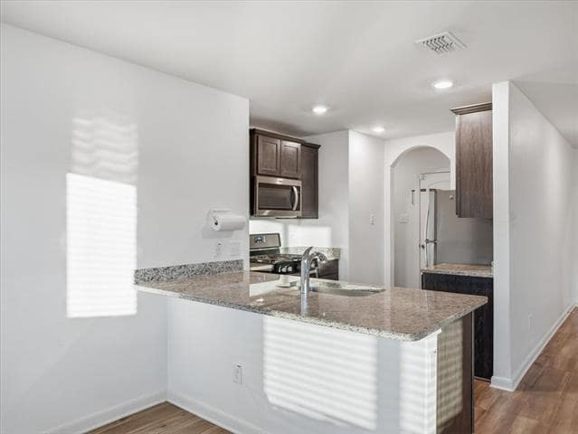 Building Photo - 3083 Chillingham Dr