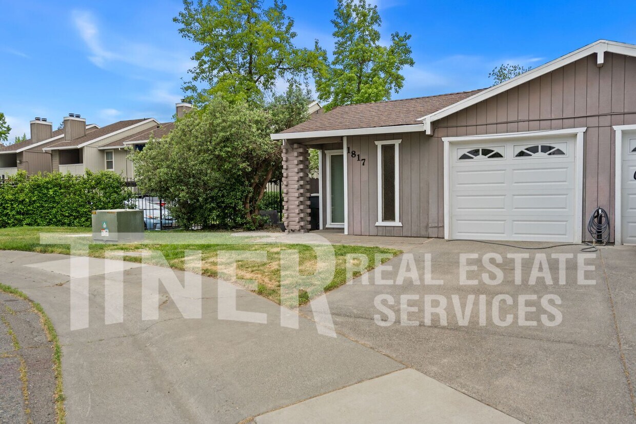 Primary Photo - Budget-Friendly Duplex in Arden Arcade - T...