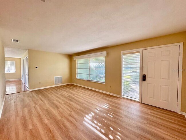 Foto del edificio - 2060 Attache Ct