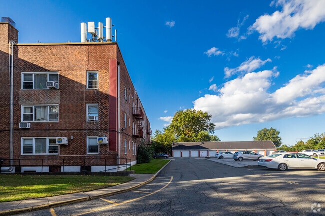 Building Photo - Joyce Gardens Cooperative