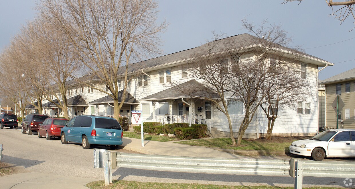 Primary Photo - 710 E Laverock Rd