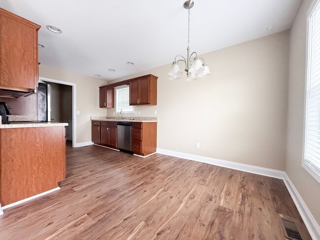 Building Photo - 3-Bedroom Home with Garage in The Reserve