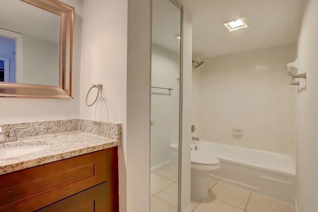 Foto del edificio - 744 Springdale Cir