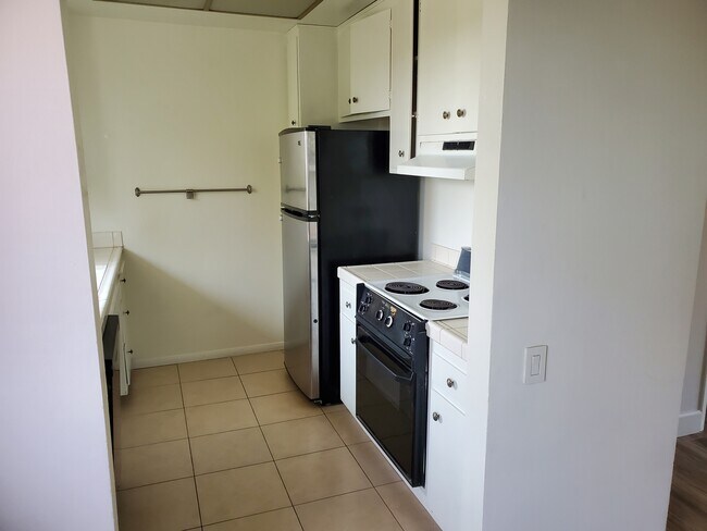 Building Photo - 1925 Gates Ave