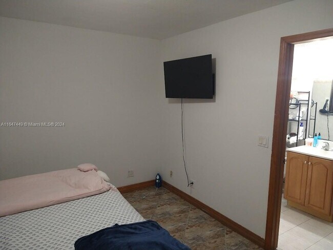Foto del edificio - 6039 Collins Ave
