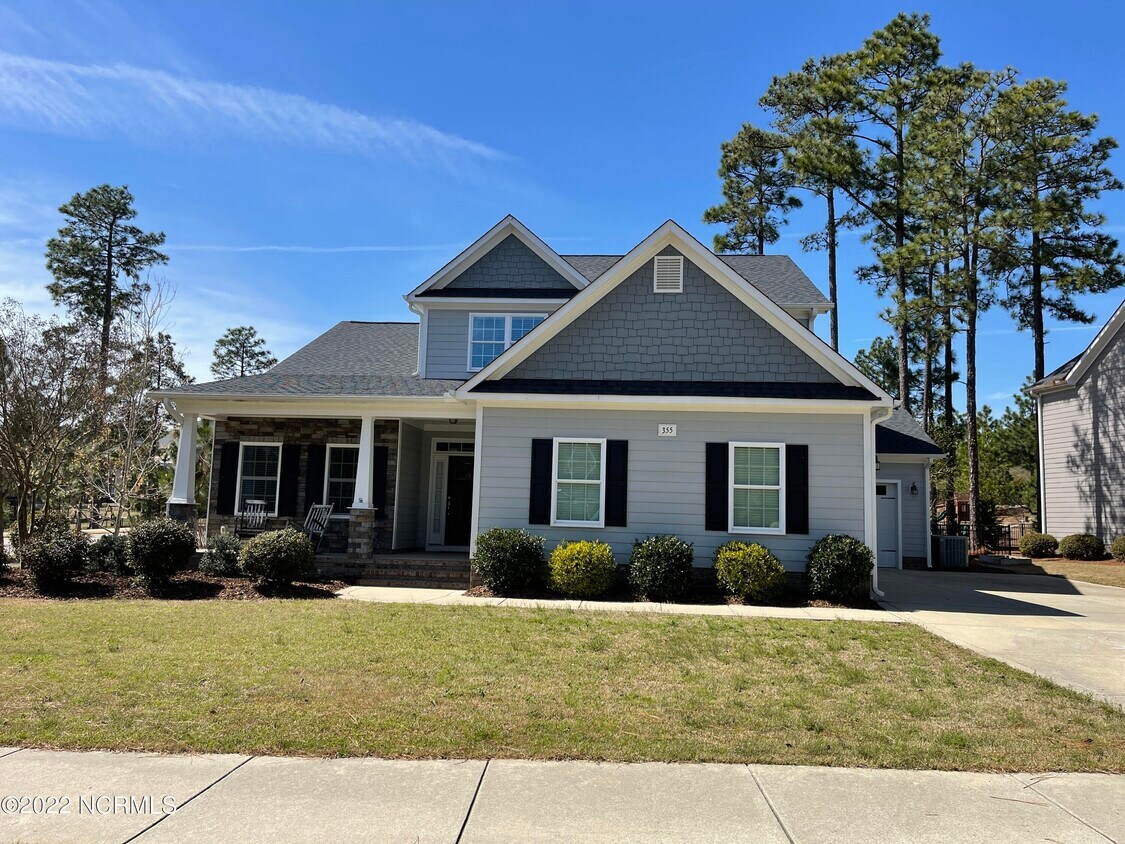 Foto principal - 355 Wiregrass Ln