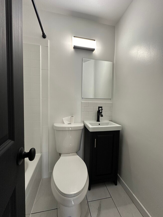 Photo du bâtiment - 4 Front St E