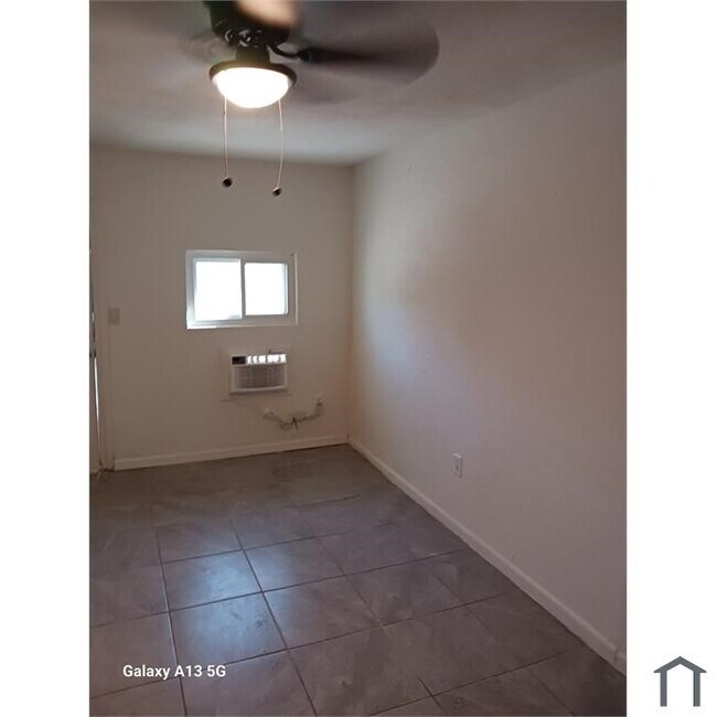 Foto del edificio - 13039 Market St