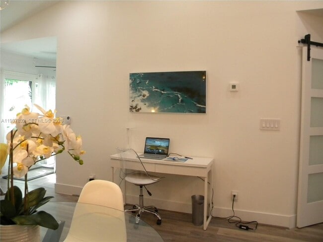 Foto del edificio - 78 Vía De Casas Norte