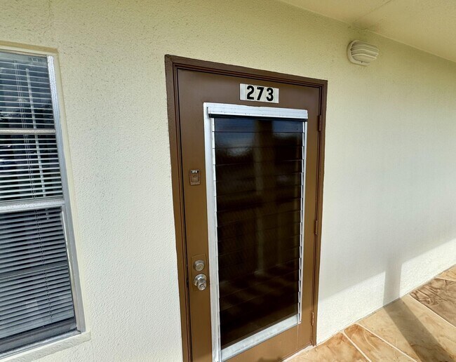 Building Photo - 273 Mansfield G