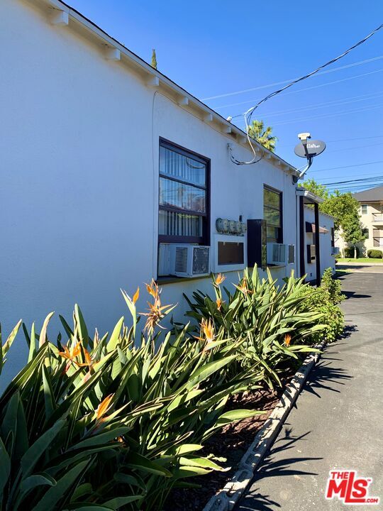 Building Photo - 604 Windsor Rd