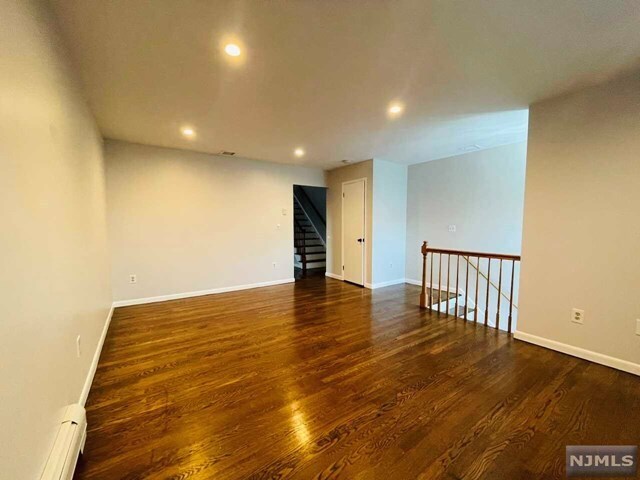 Building Photo - 2367 7th St