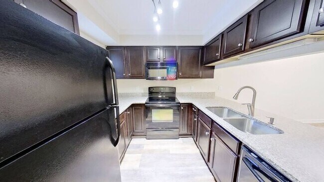 Foto del edificio - 10163 Creekside Dr