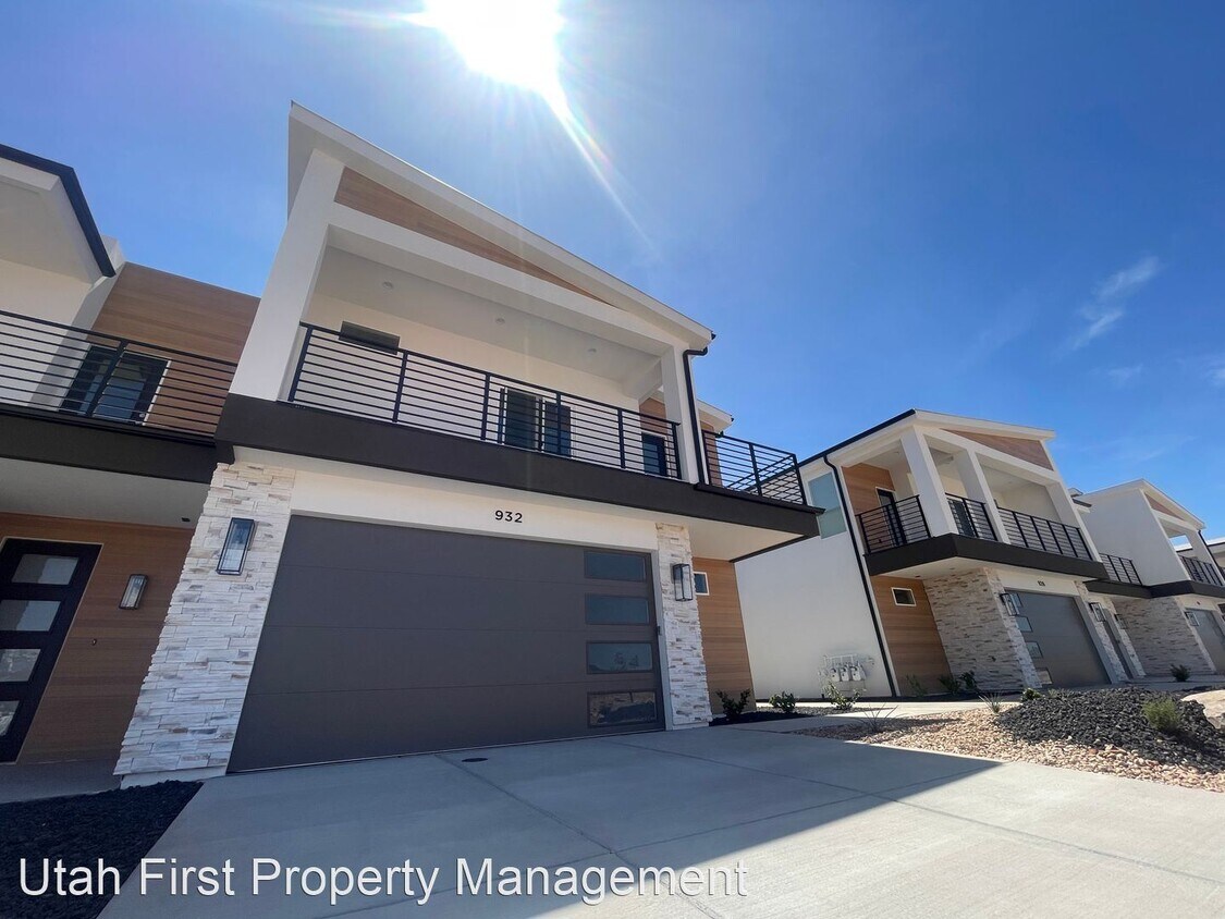 Primary Photo - 3 br, 2.5 bath House - 932 E Desert Cactus...