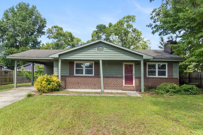 Foto principal - 3 Bedroom 1.5 Bath Ranch in Hope Mills